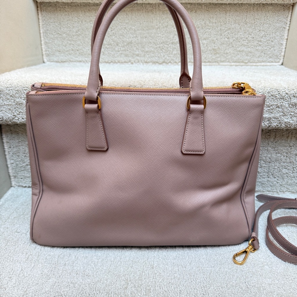 Prada Galleria Handbag in Saffiano Leather in Size Large Beige - Picture 3 of 12